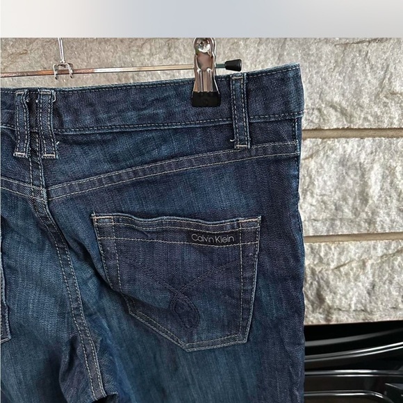 Calvin Klein Slim Fit Jeans Destructed Denim Mid Rise Dark Wash Women's S 29/8 - Picture 6 of 8